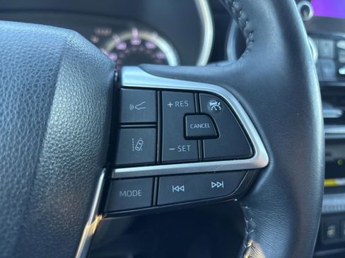 Used 2023 Toyota Highlander XSE image 14