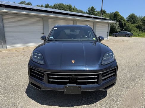 Certified 2025 Porsche Cayenne E-Hybrid AWD/4WD image 8