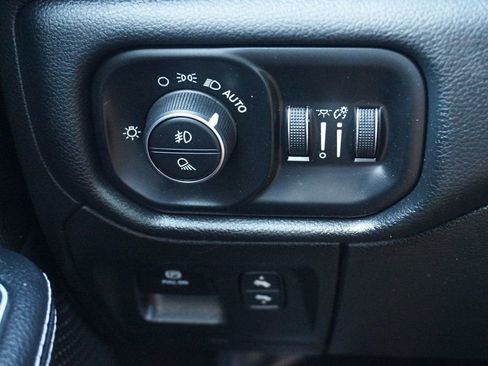 Used 2021 RAM 1500 Laramie AWD/4WD image 24