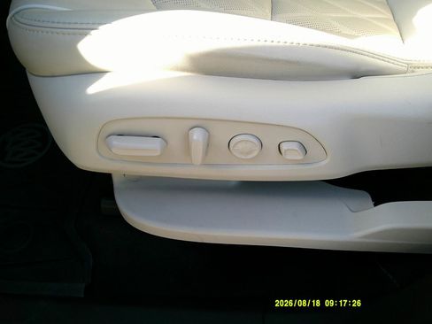 Used 2023 Buick Enclave Avenir w/ Avenir Technology Package FWD image 10