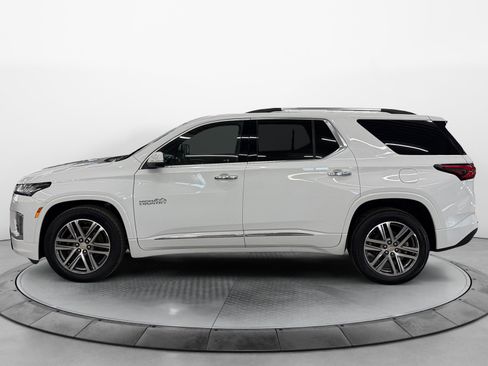 Used 2023 Chevrolet Traverse High Country AWD/4WD image 3