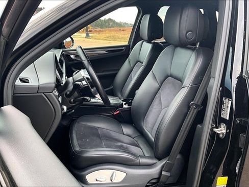 Used 2021 Porsche Macan S image 21