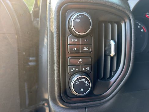 Used 2021 Chevrolet Silverado 1500 Custom AWD/4WD image 10