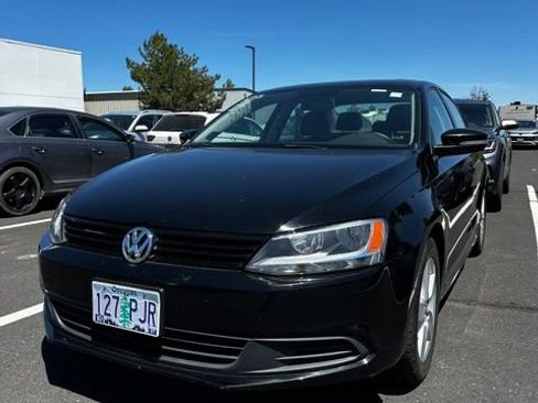 Used 2012 Volkswagen Jetta TDI FWD image 1