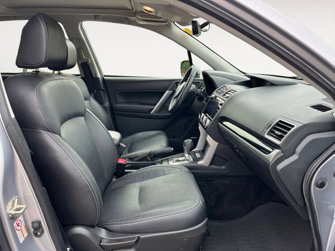 Used 2017 Subaru Forester 2.5i Limited AWD/4WD image 18