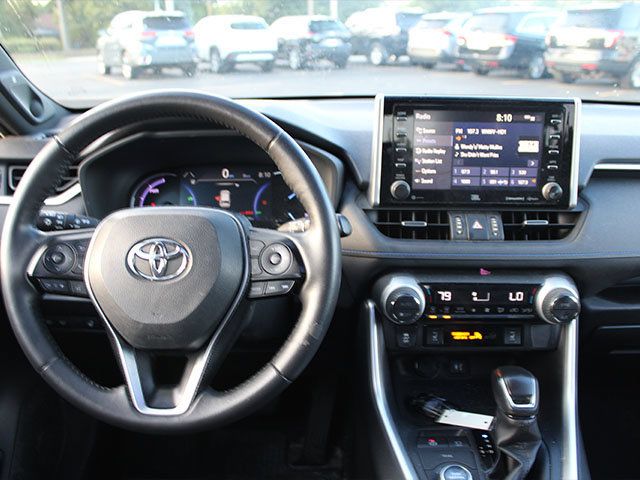 Used 2019 Toyota RAV4 XSE w/ XSE Weather Package AWD/4WD image 11