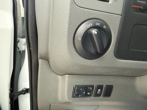 Used 2018 Nissan NV 1500 SV RWD image 26
