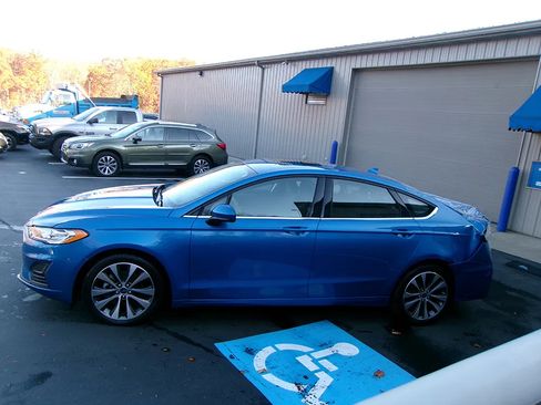 Used 2019 Ford Fusion SE AWD/4WD image 3