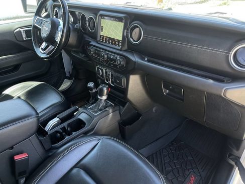 Used 2022 Jeep Gladiator Overland w/ Popular Equipment Package AWD/4WD image 28