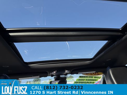 Used 2024 Chrysler Pacifica Limited w/ S Appearance Package FWD image 15