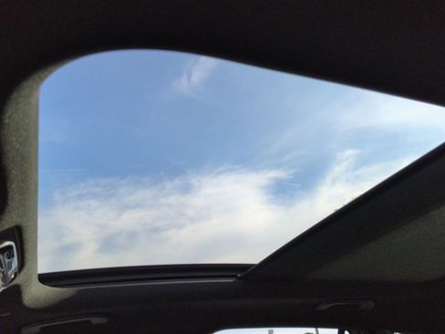 Certified 2025 Mercedes-Benz GLC 300 4MATIC image 20