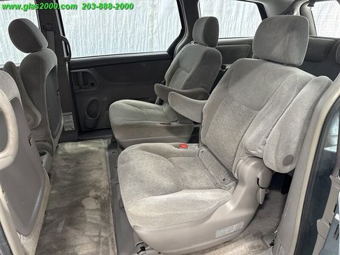 Used 2005 Toyota Sienna CE image 9