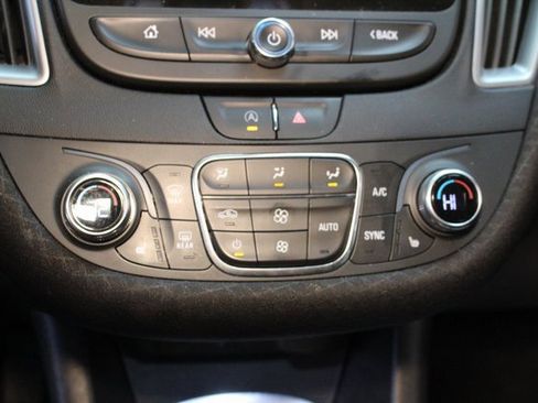 Used 2022 Chevrolet Malibu LT image 24