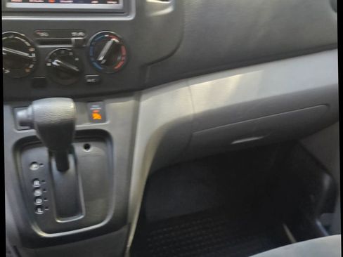 Used 2020 Nissan NV200 S image 22