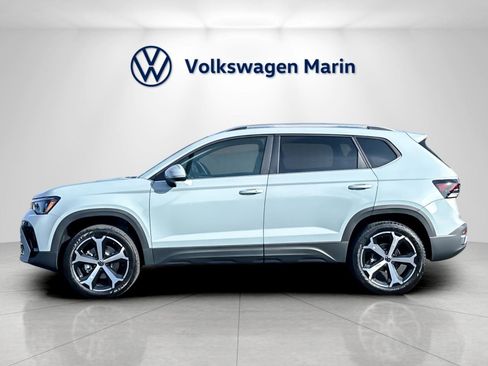 New 2026 Volkswagen Taos SEL image 2