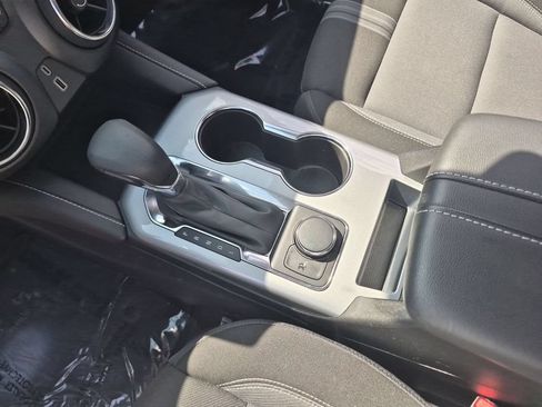 Used 2025 Chevrolet Blazer LT FWD image 23