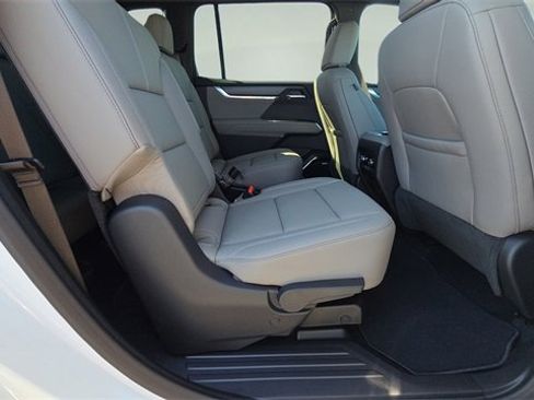 New 2026 GMC Acadia Elevation image 14