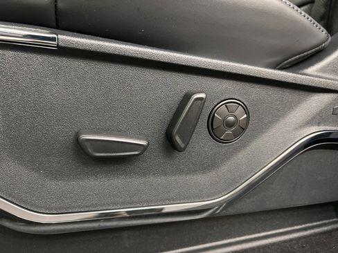 New 2025 Ford F250 Platinum image 30