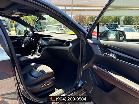 Used 2020 Cadillac XT6 Premium Luxury image 29