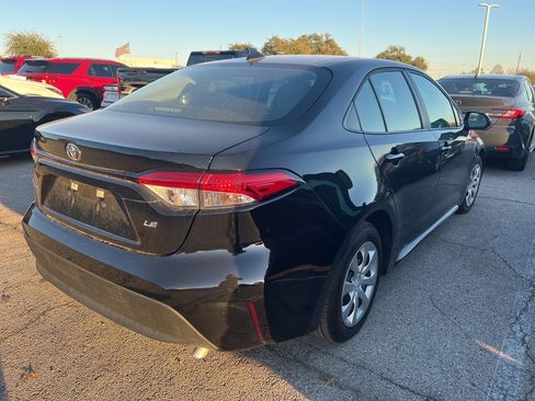 Used 2025 Toyota Corolla LE image 4