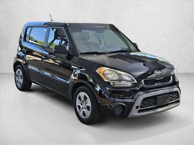 Used 2013 Kia Soul FWD image 3
