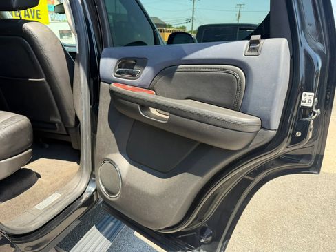 Used 2009 Cadillac Escalade AWD image 10