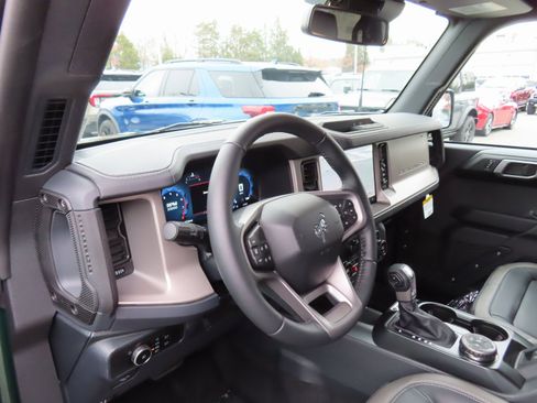 New 2025 Ford Bronco Outer Banks image 9