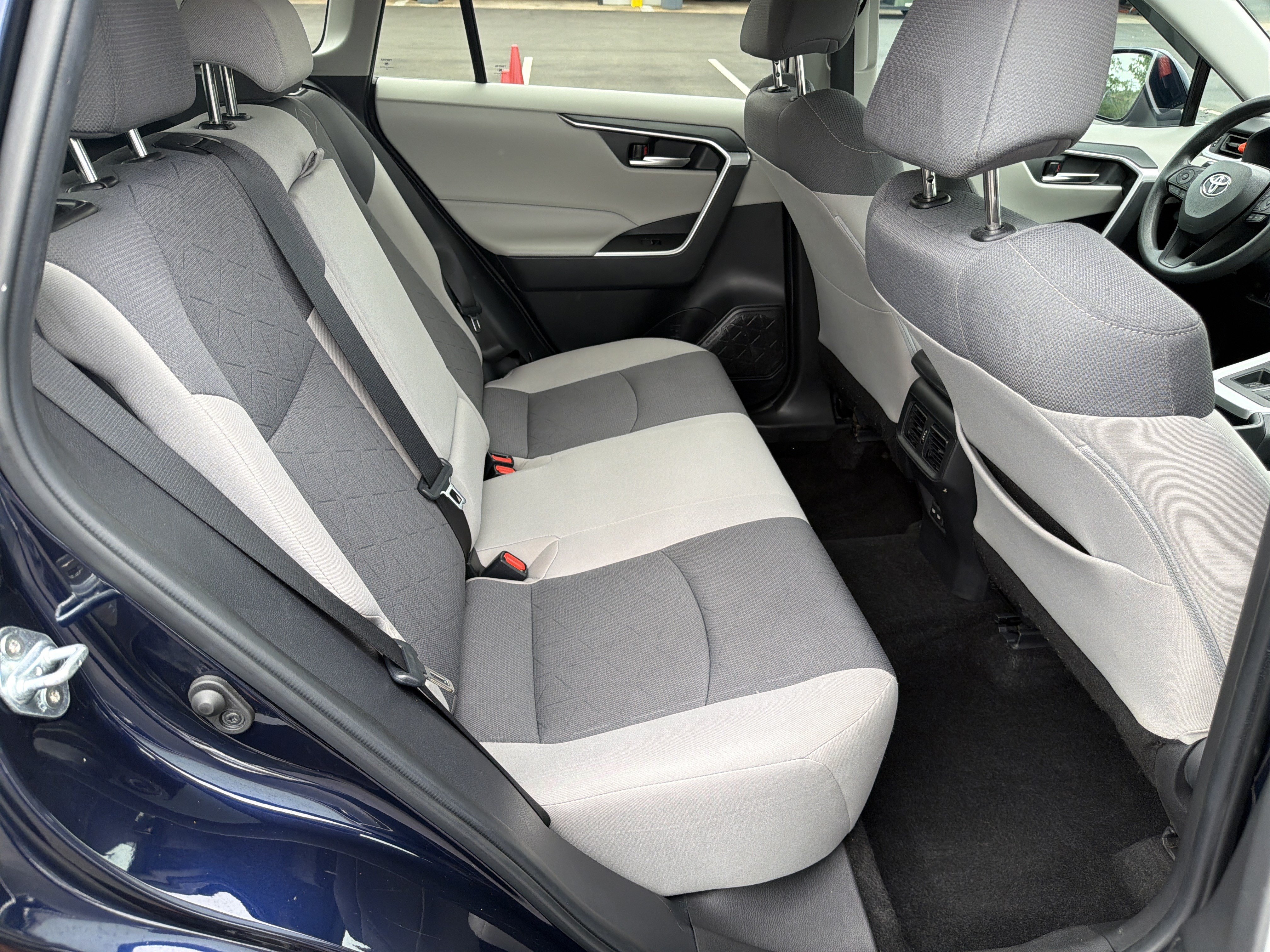 Used 2024 Toyota RAV4 XLE w/ Convenience Package FWD image 15