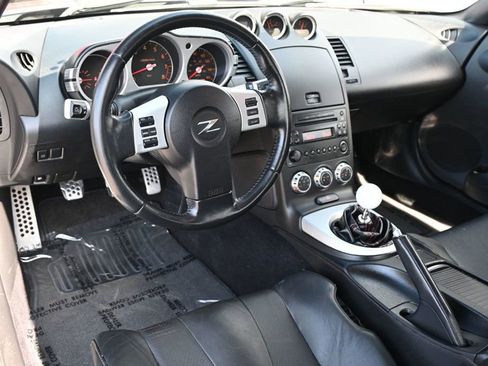 Used 2006 Nissan 350Z Enthusiast w/ (N93) Cargo Convenience Pkg RWD image 7