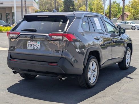 Used 2021 Toyota RAV4 XLE w/ Carpet Mat Package (TMS) AWD/4WD image 5