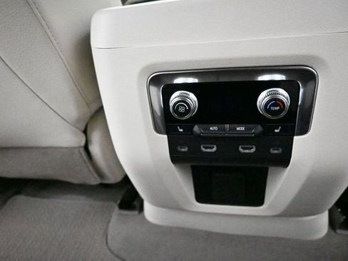 Used 2023 GMC Yukon XL Denali AWD/4WD image 18