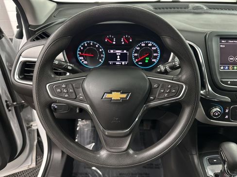 Used 2022 Chevrolet Equinox LS image 14