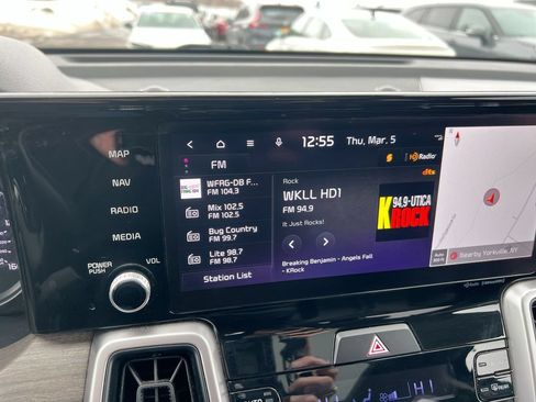 Used 2023 Kia Sorento S w/ Panoramic Sunroof Package AWD/4WD image 12