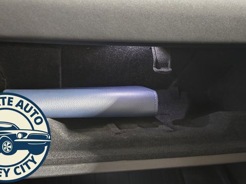 Used 2019 Land Rover Discovery HSE image 20