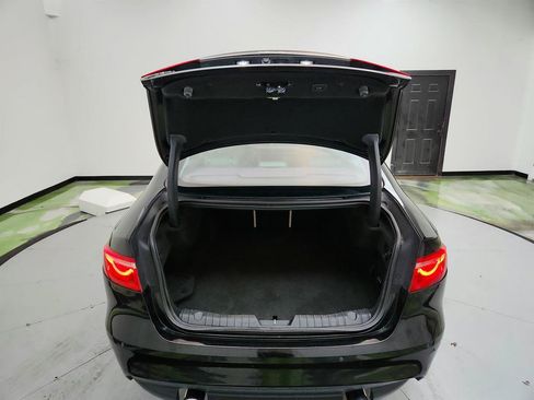Used 2016 Jaguar XF Prestige RWD image 31