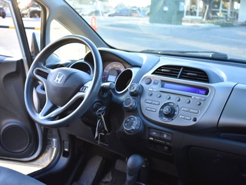 Used 2012 Honda Fit image 27