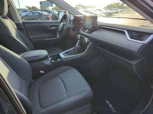 Used 2021 Toyota RAV4 XLE FWD image 25