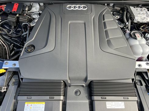 Certified 2025 Audi Q7 2.0T Premium Plus image 26