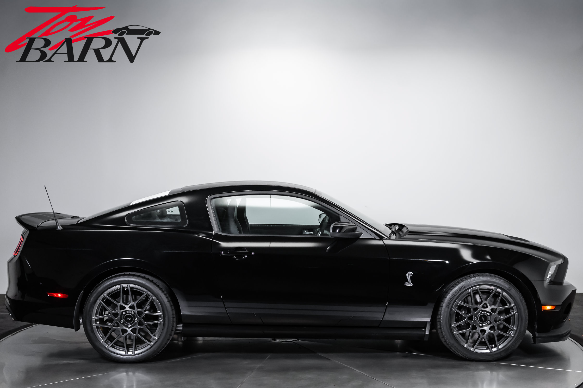 Used 2013 Ford Mustang Shelby GT500 RWD image 6