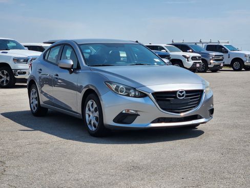 Used 2016 MAZDA MAZDA3 i Sport FWD image 3