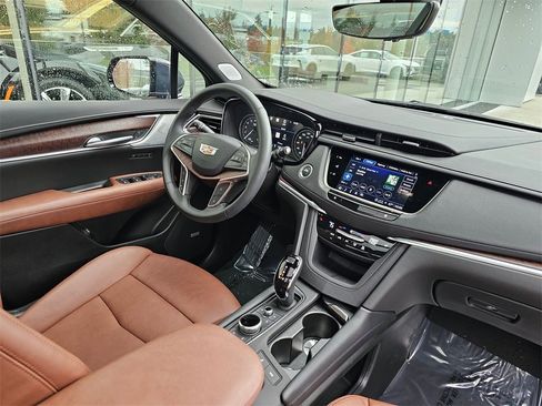 Certified 2025 Cadillac XT5 Premium Luxury w/ Technology Package image 10