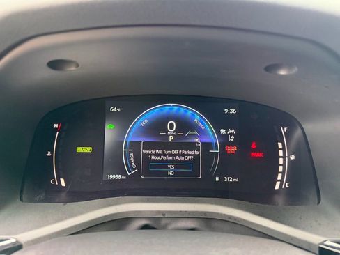 Used 2025 Toyota Camry SE image 21