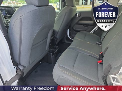 Used 2026 Jeep Wrangler Unlimited Sahara AWD/4WD image 27