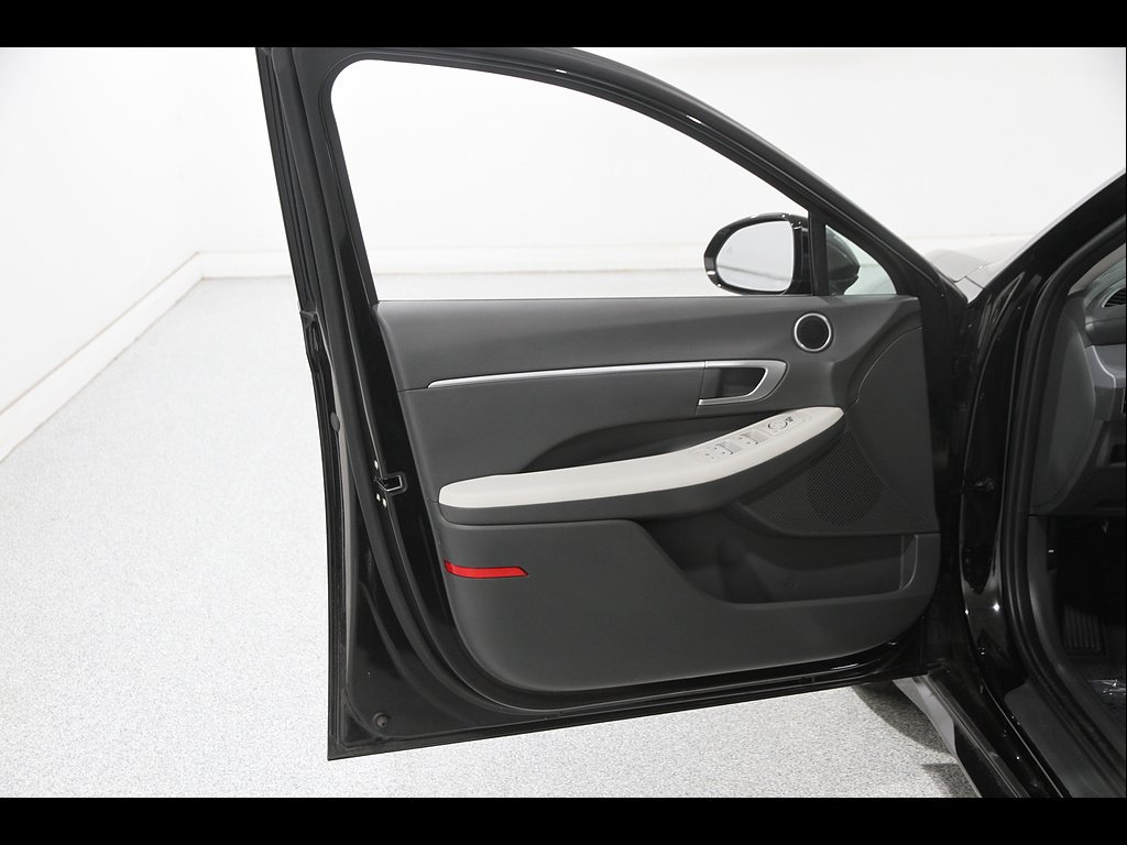Certified 2026 Hyundai Sonata SEL AWD/4WD image 4