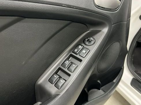 Used 2017 Kia Forte LX image 19