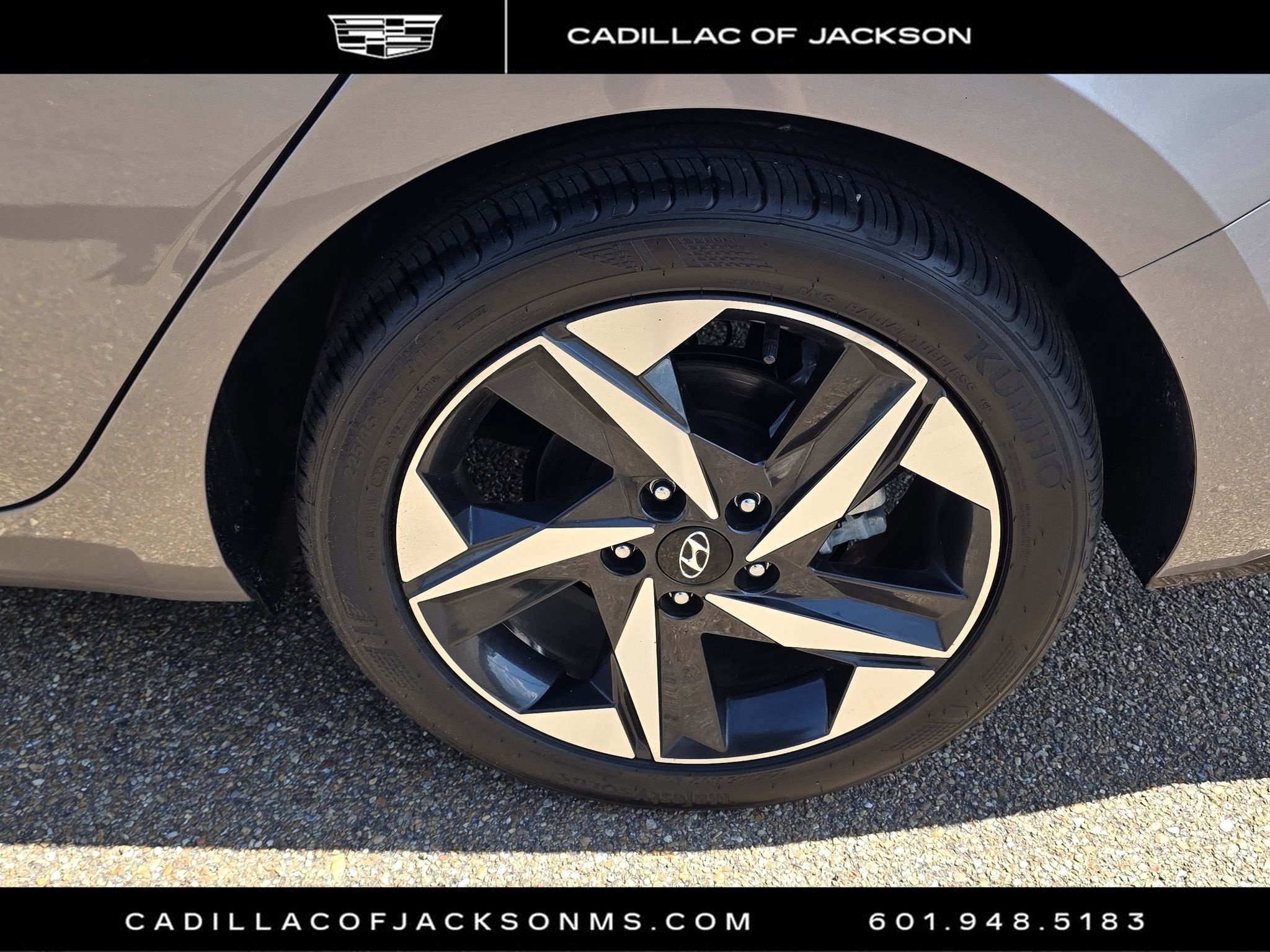 Used 2023 Hyundai Elantra Limited w/ Cargo Package FWD image 29