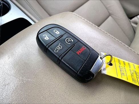 Used 2018 Jeep Grand Cherokee Overland image 34