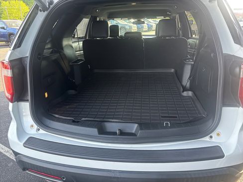 Used 2019 Ford Explorer XLT w/ Equipment Group 202A image 51