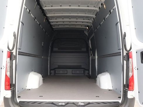 Used 2025 Mercedes-Benz Sprinter 2500 image 64