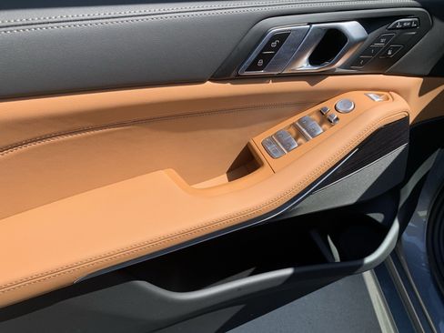 Used 2025 BMW X7 xDrive40i w/ M Sport Package image 13